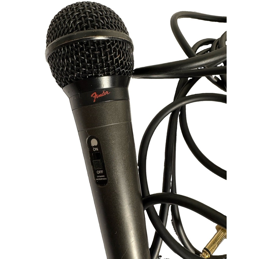Fender P-51 cardioid-pattern vocal instrument microphone 16 Ft 5 Meter Cable